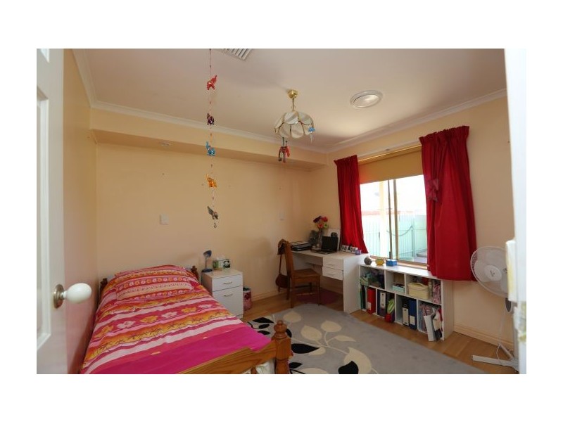 2 Mitta Grove, Lavington NSW 2641