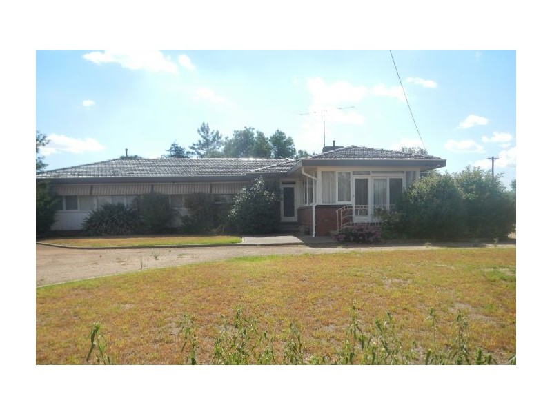 26 Third Ave, Henty NSW 2658