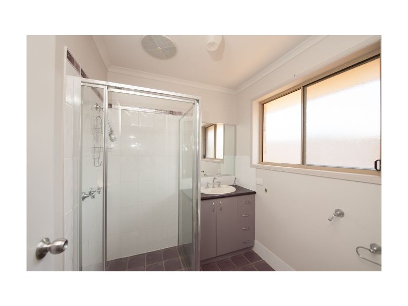 221 Vickers Road, Lavington NSW 2641