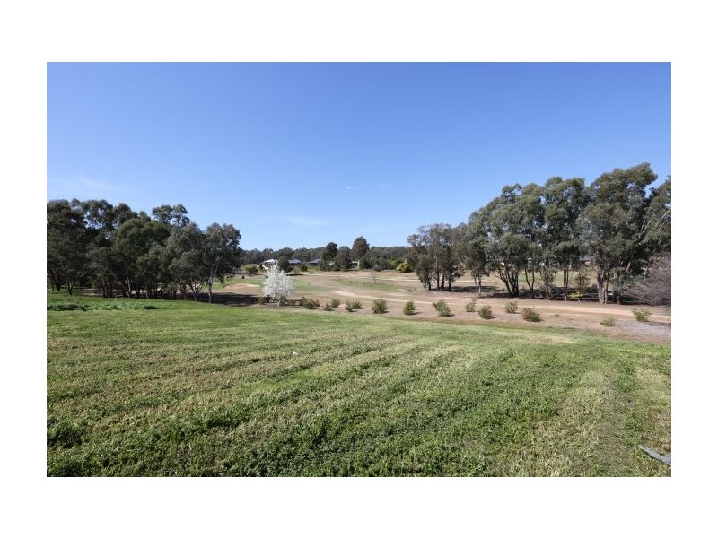 33 Newton Circ, Thurgoona NSW 2640