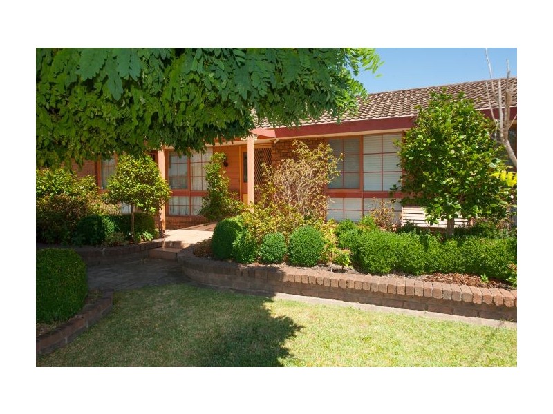 370 Sandrina Drive, Lavington NSW 2641