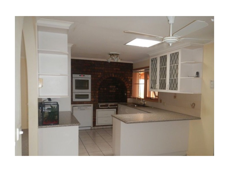370 Sandrina Drive, Lavington NSW 2641