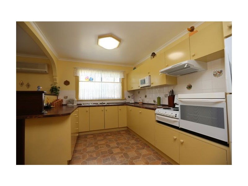 24 Crawford Steet, Pleasant Hills NSW 2658