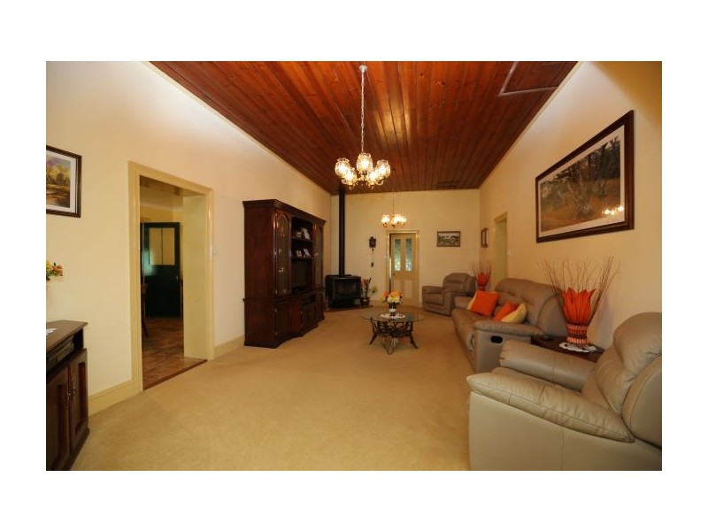 24 Crawford Steet, Pleasant Hills NSW 2658