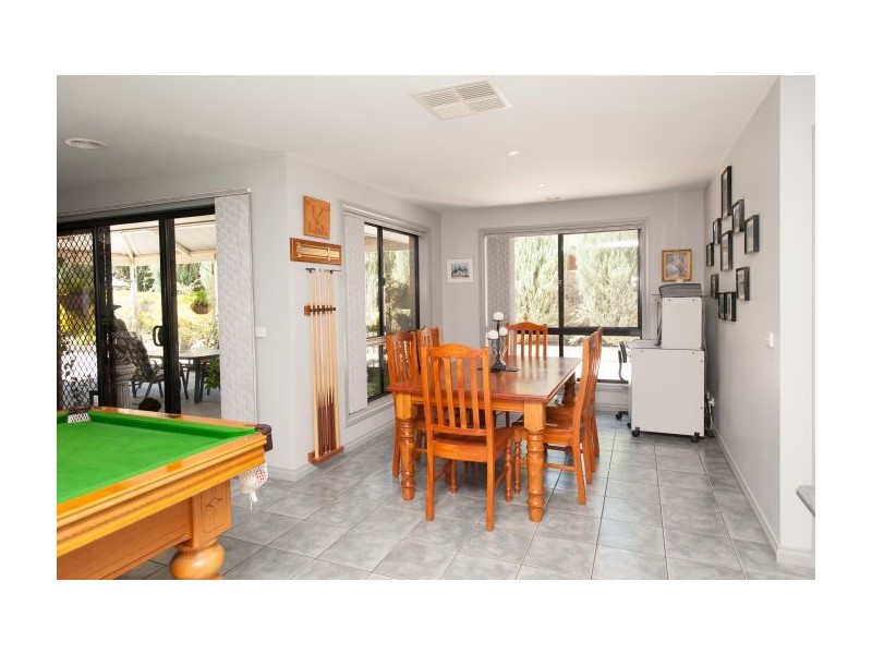 5 Akuna Place, Lavington NSW 2641
