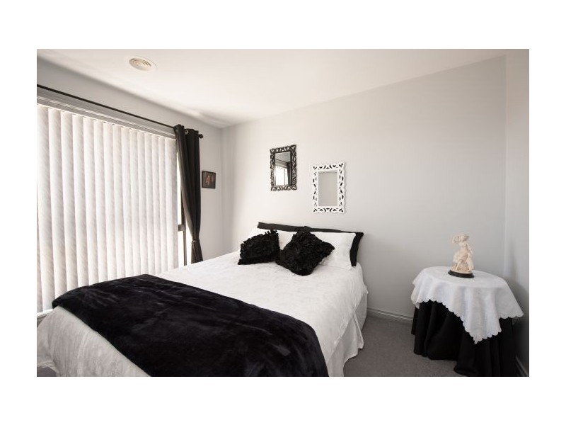 5 Akuna Place, Lavington NSW 2641