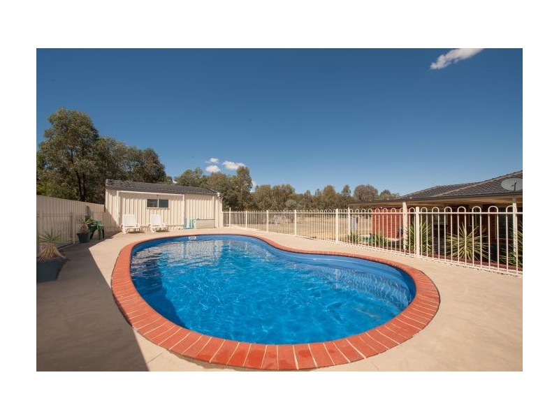 1 Vaughan Road, Thurgoona NSW 2640