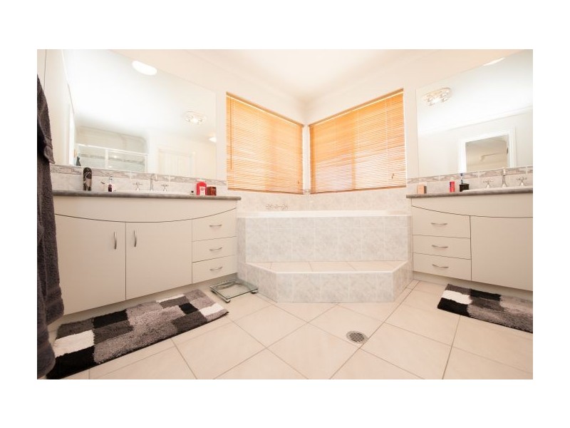 1 Vaughan Road, Thurgoona NSW 2640