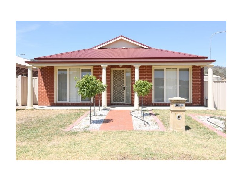 819 Centaur Road, Lavington NSW 2641