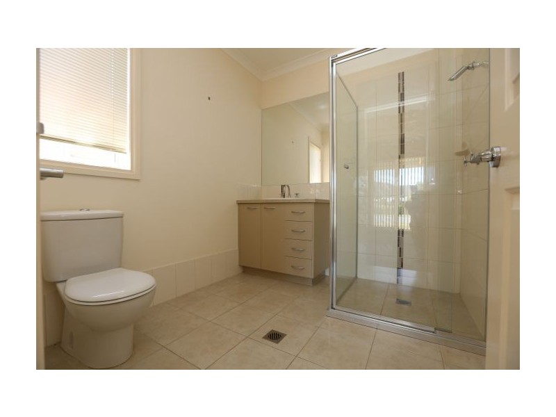 819 Centaur Road, Lavington NSW 2641