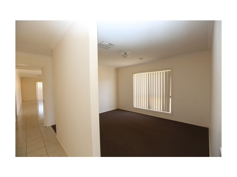 819 Centaur Road, Lavington NSW 2641