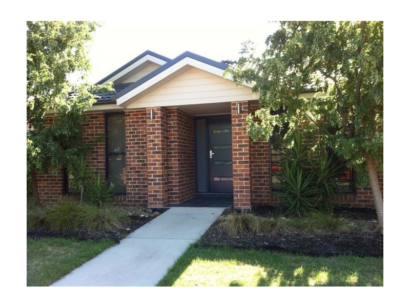 2 Birdie Place, Thurgoona NSW 2640