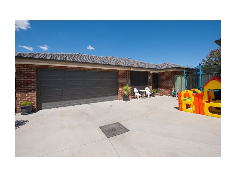 1,2 & 3/450 Ainslie Avenue, Lavington NSW 2641