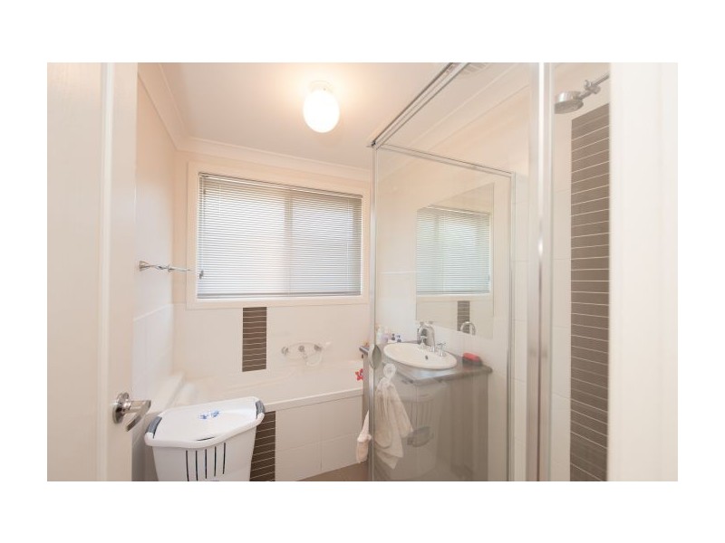 1,2 & 3/450 Ainslie Avenue, Lavington NSW 2641