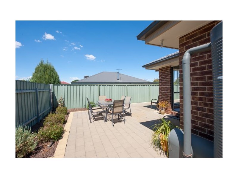 1,2 & 3/450 Ainslie Avenue, Lavington NSW 2641