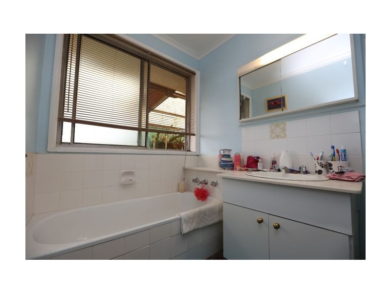 24 Wenke St, Walla Walla NSW 2659