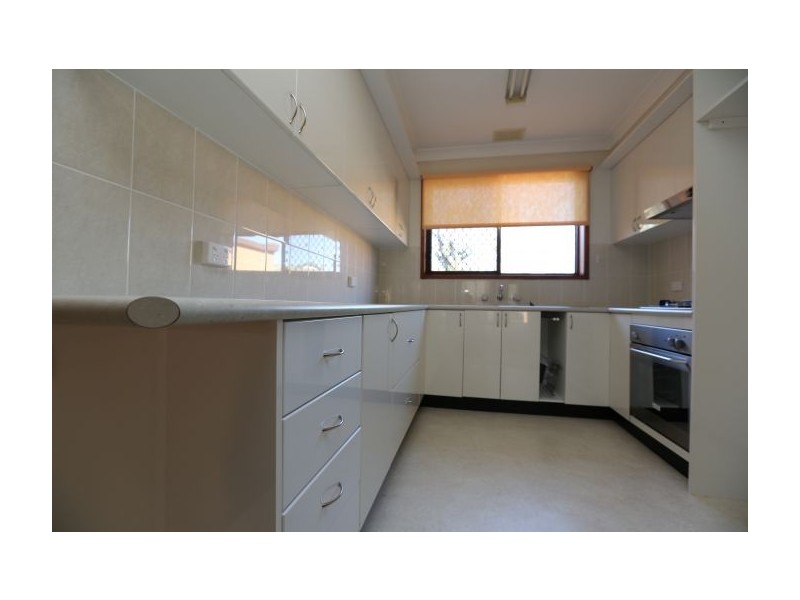 2/21 Northernview Drive, West Albury NSW 2640