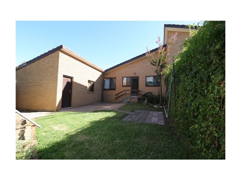 2/21 Northernview Drive, West Albury NSW 2640