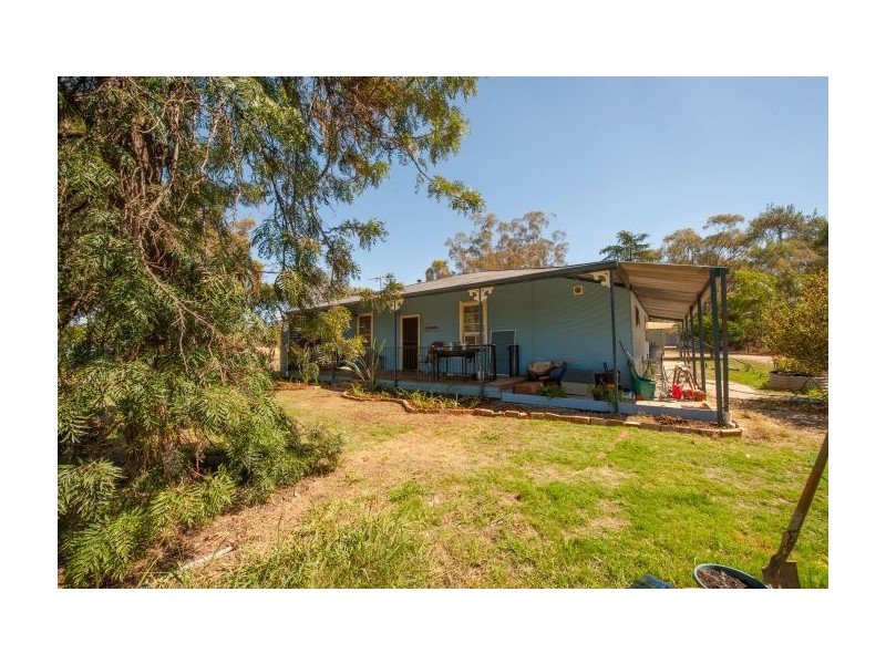 64 Howlong Road, Burrumbuttock NSW 2642
