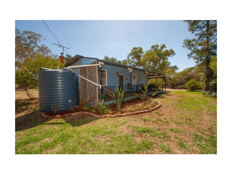 64 Howlong Road, Burrumbuttock NSW 2642