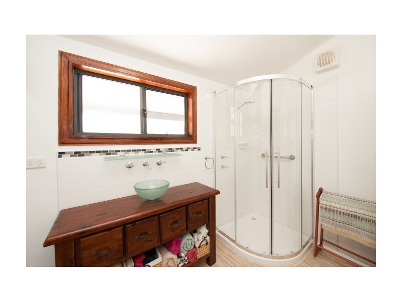 64 Howlong Road, Burrumbuttock NSW 2642