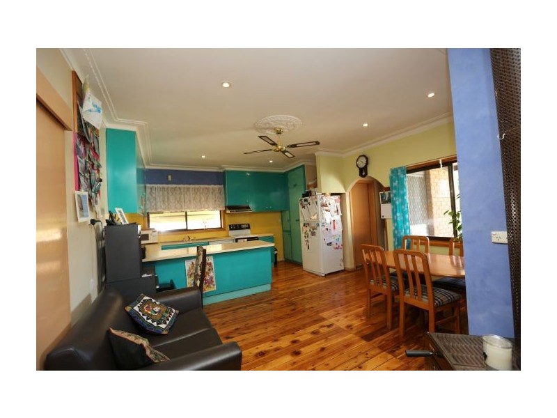 444 Griffith Road, Lavington NSW 2641