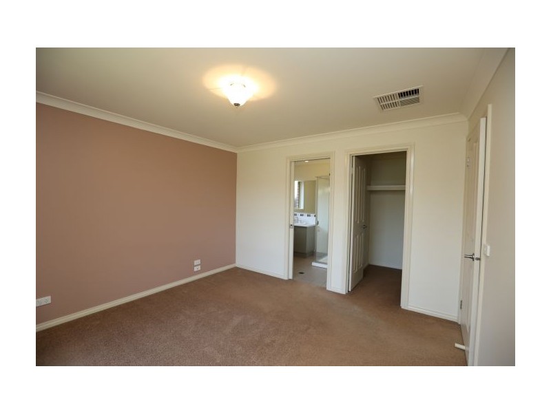 10 Wills Court, Thurgoona NSW 2640