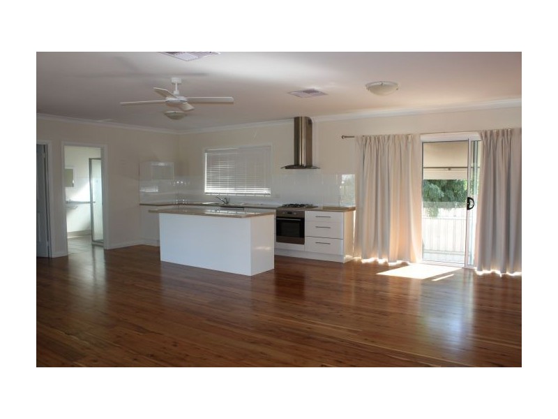 447 Bownds Street, Lavington NSW 2641