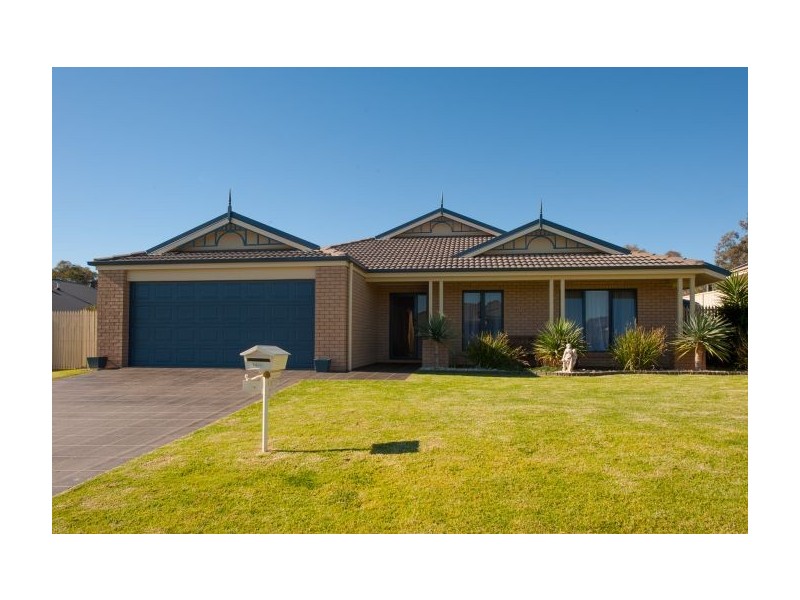 14 Paperbark Court, Thurgoona NSW 2640