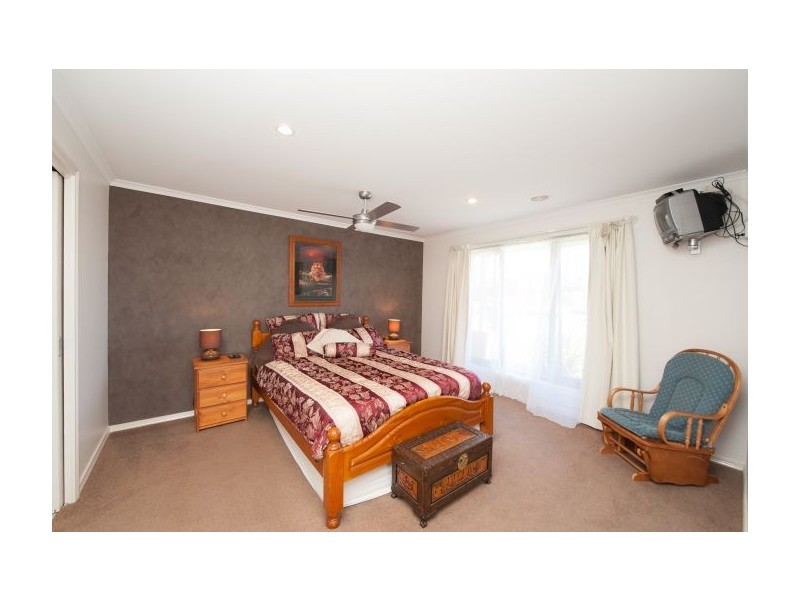 14 Paperbark Court, Thurgoona NSW 2640