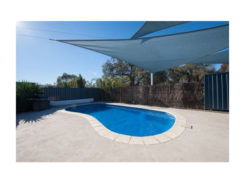 14 Paperbark Court, Thurgoona NSW 2640