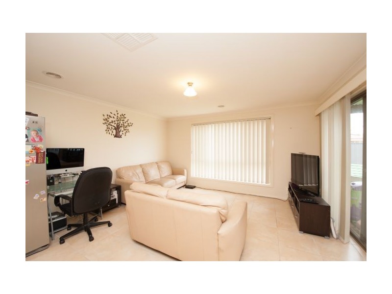 104 Hotham Circ, Thurgoona NSW 2640