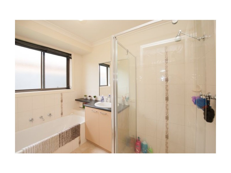 104 Hotham Circ, Thurgoona NSW 2640