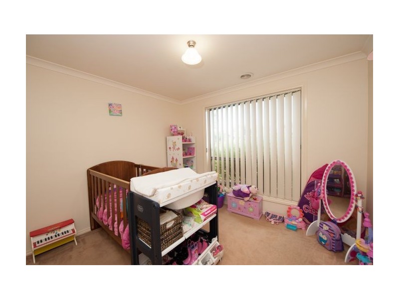 104 Hotham Circ, Thurgoona NSW 2640