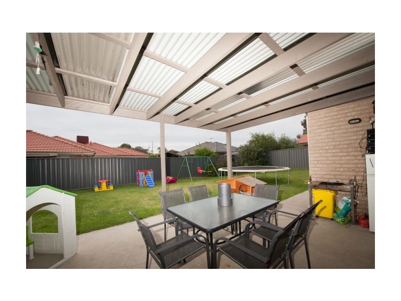104 Hotham Circ, Thurgoona NSW 2640