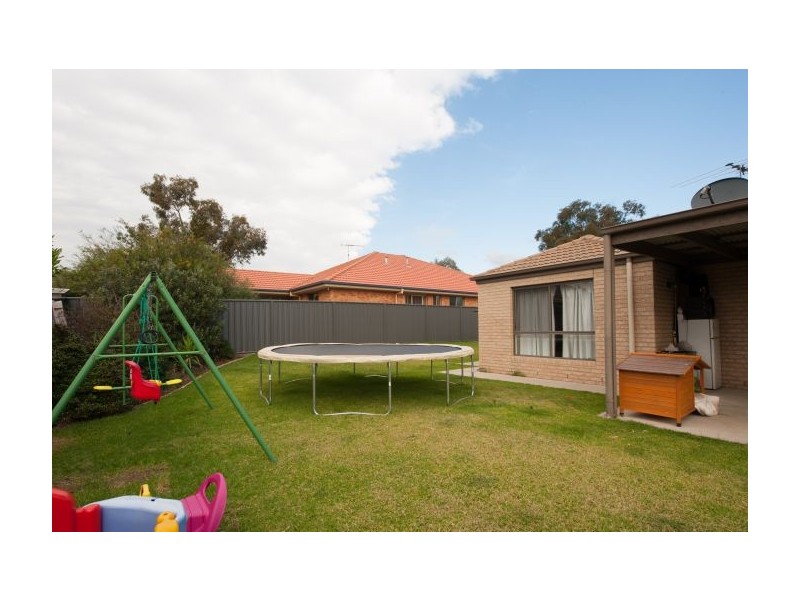 104 Hotham Circ, Thurgoona NSW 2640