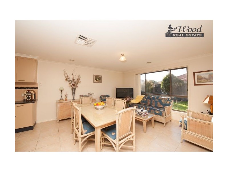 104 Hotham Circ, Thurgoona NSW 2640