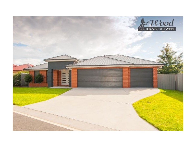 75 Egret Way, Thurgoona NSW 2640