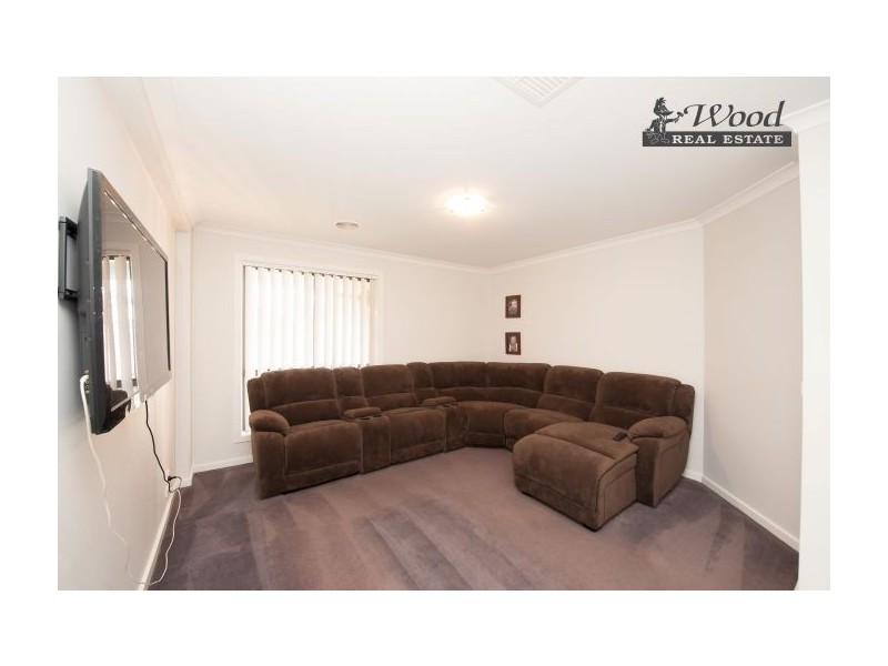 75 Egret Way, Thurgoona NSW 2640