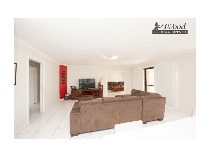 75 Egret Way, Thurgoona NSW 2640
