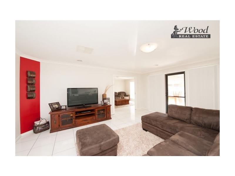 75 Egret Way, Thurgoona NSW 2640