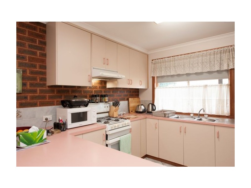 Unit 2/1 Saville Avenue, Lavington NSW 2641