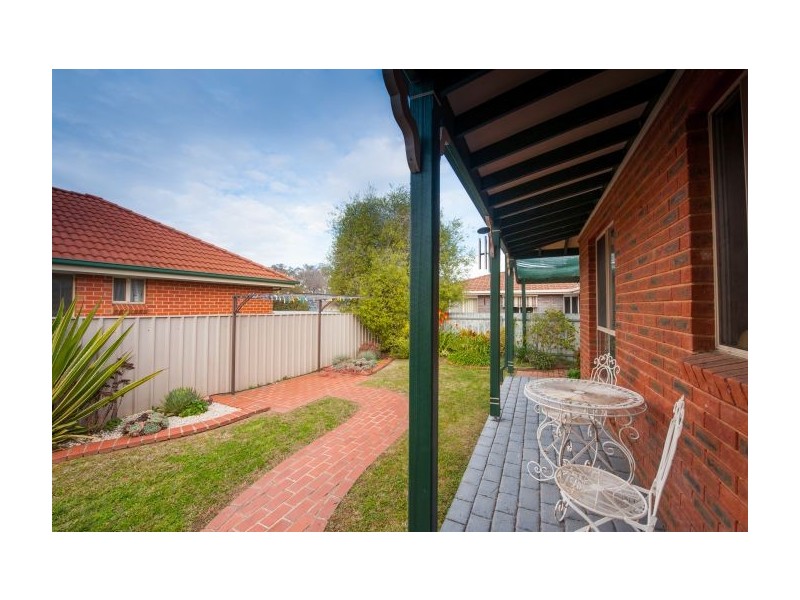 Unit 2/1 Saville Avenue, Lavington NSW 2641