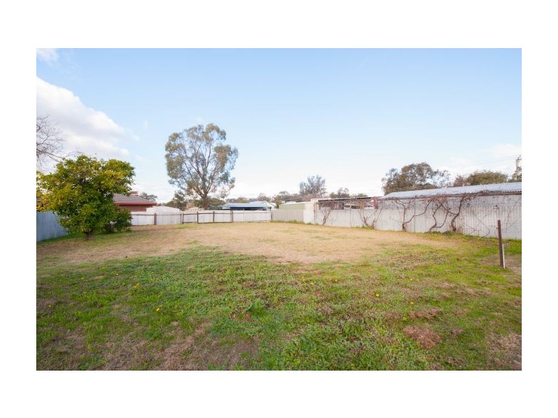 606 Kemp St, Lavington NSW 2641