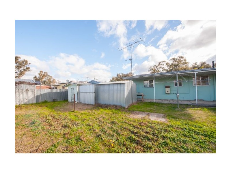 606 Kemp St, Lavington NSW 2641