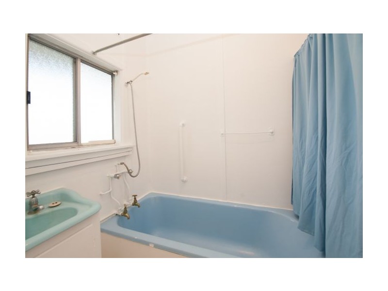 606 Kemp St, Lavington NSW 2641