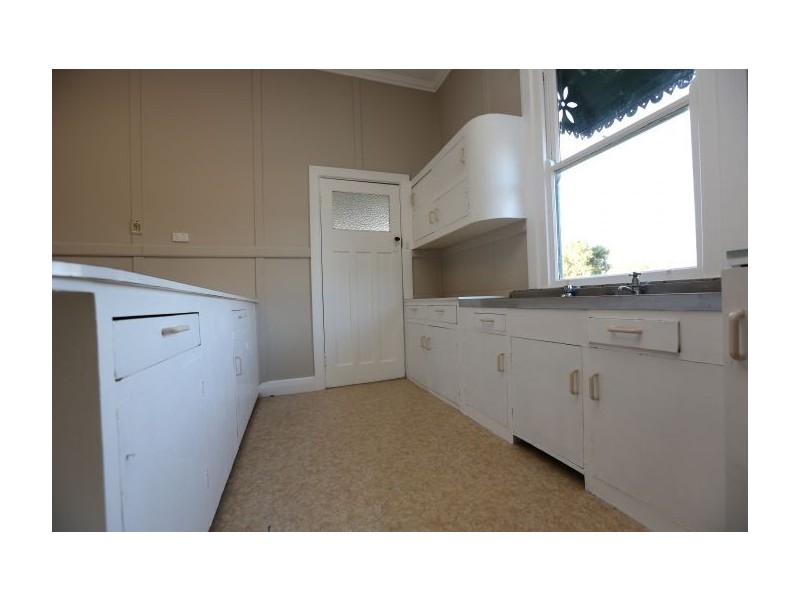 37 South Street, Henty NSW 2658