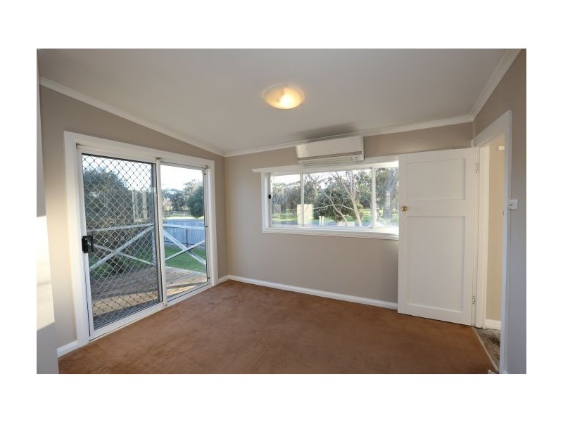 37 South Street, Henty NSW 2658