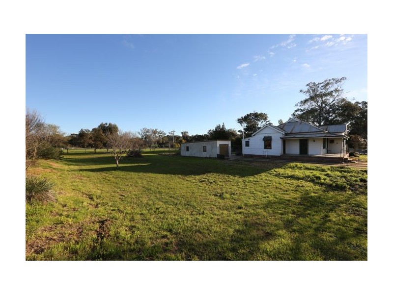 37 South Street, Henty NSW 2658