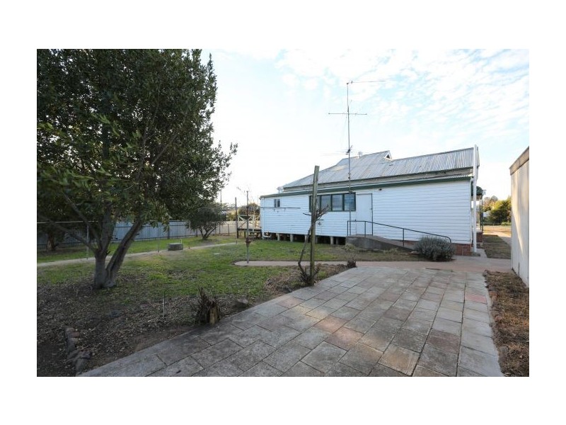 37 South Street, Henty NSW 2658